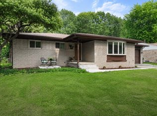 53284 Wolf Dr, Shelby Township, MI 48316