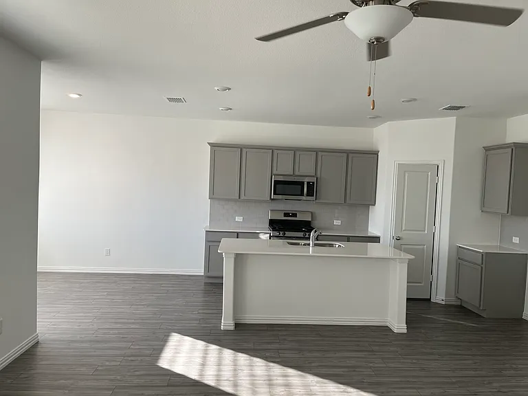 1220 Desert Willow Dr — Photo 10