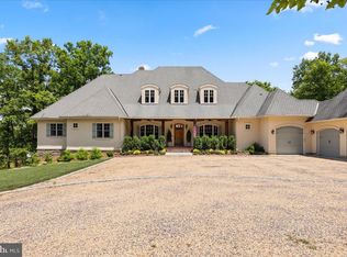6483 Cheshire Ln, Marshall, VA 20115