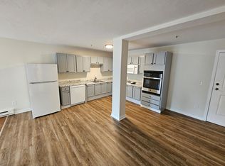30 Gatehouse Rd #105, Amherst, MA 01002
