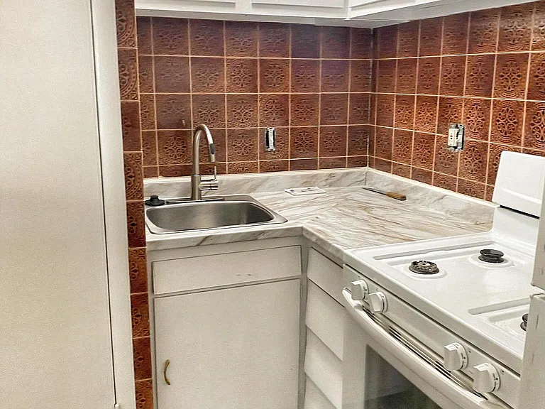 409 Naomi St #1 — Photo 2