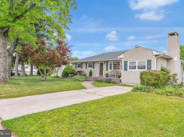 41 Endicott Rd, Hamilton, NJ 08690