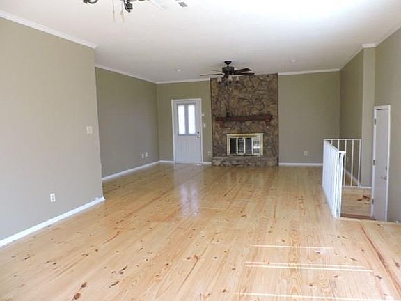5th image of 150 Harbor Dr