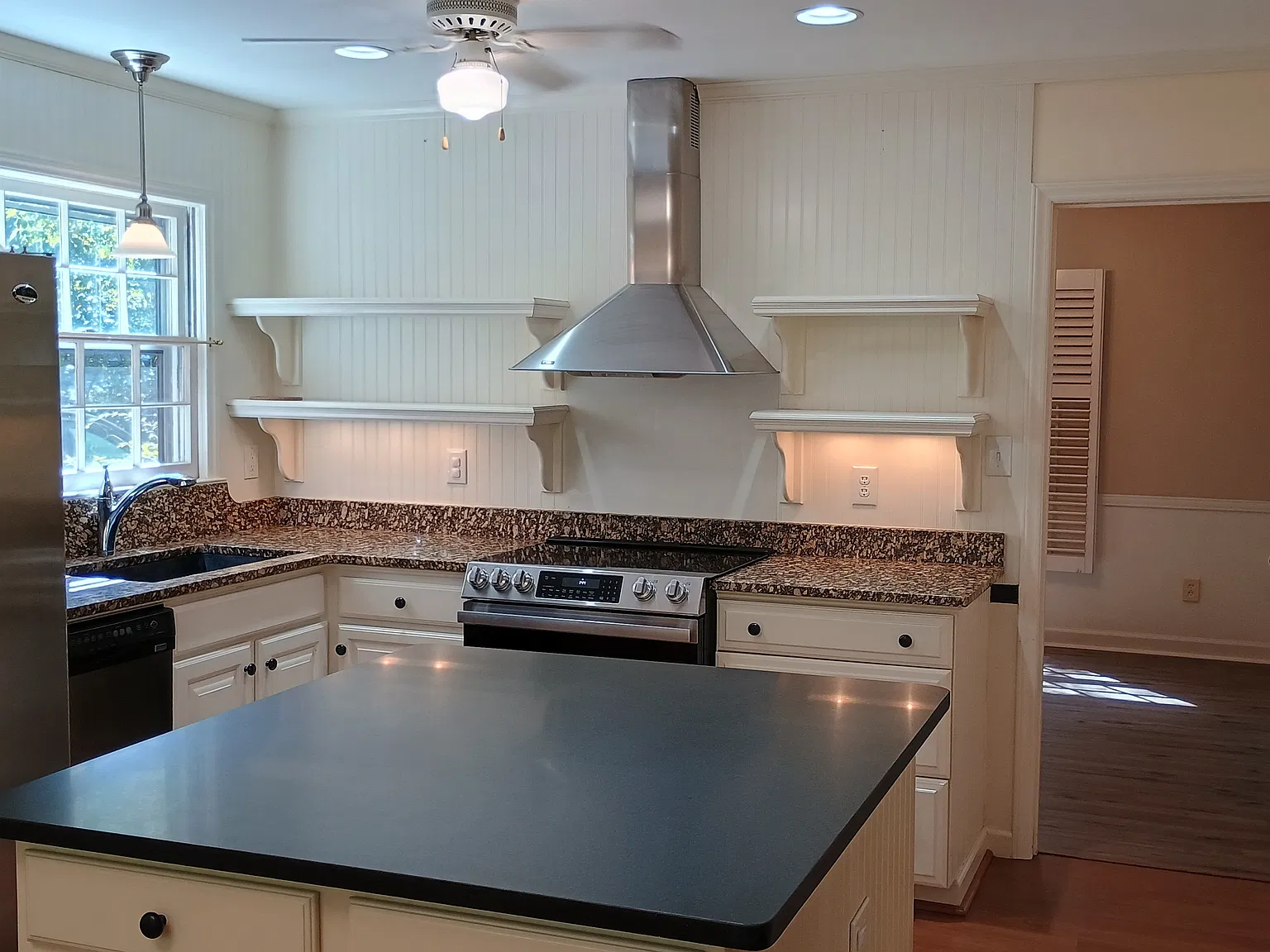 7334 Quail Hill Rd — Photo 2