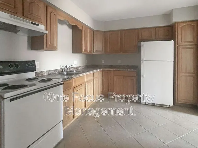 415 E Church St #5 — Photo 12