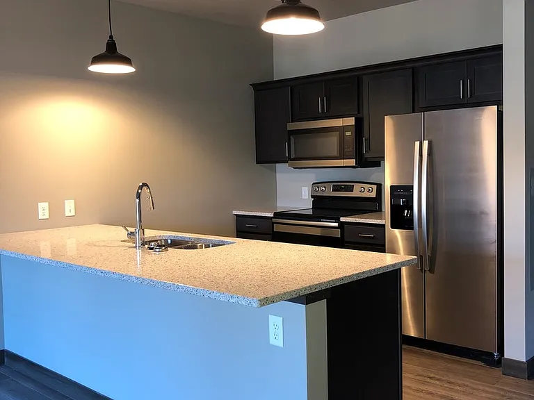 Depot Building D Luxury Rentals — Photo 8
