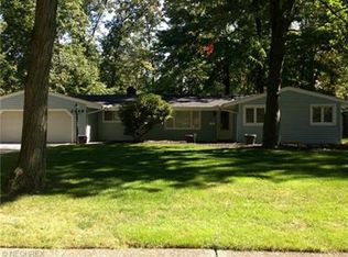2449 Chestnut Dr, Westlake, OH