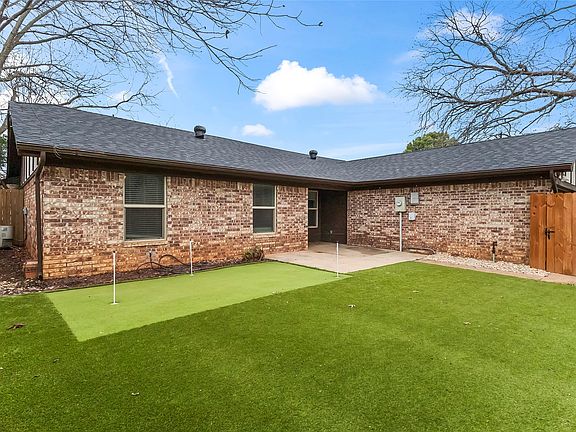 2nd image of 1104 Forest Ridge Dr