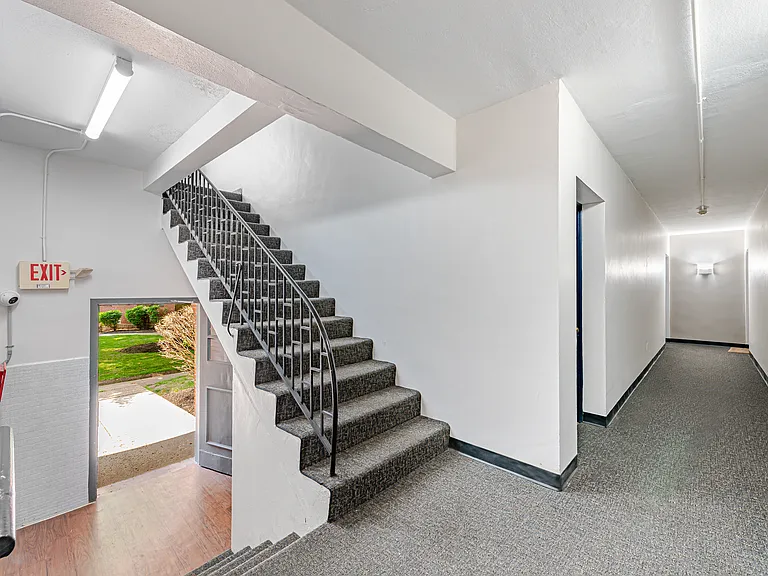 Palm Garden Apartments — Photo 40