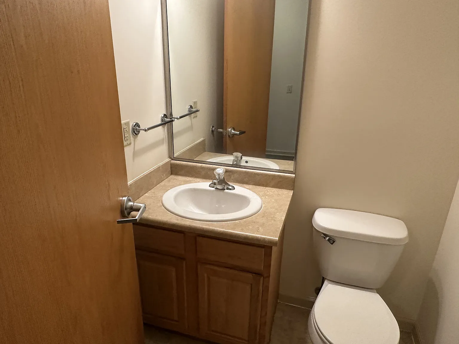 Hot Point Cmns - 1007 — Photo 3