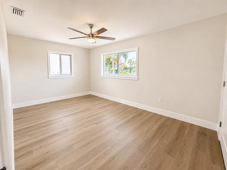 109 Seville Pl SW — Photo 14