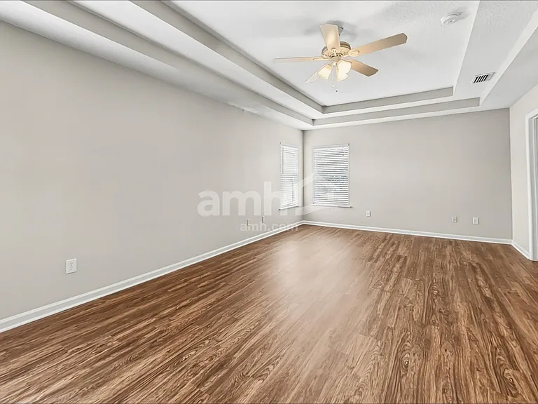 664 Mackenzie Cir — Photo 10