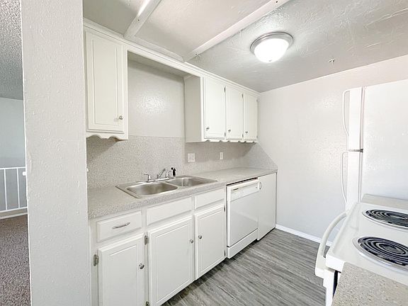 5th image of 900 NW 24th St #Paseo24-900-0