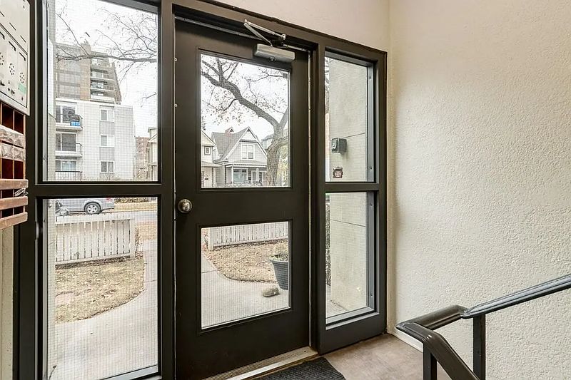 Calgary Apartment for rent - 1 Bedroom — photo 11