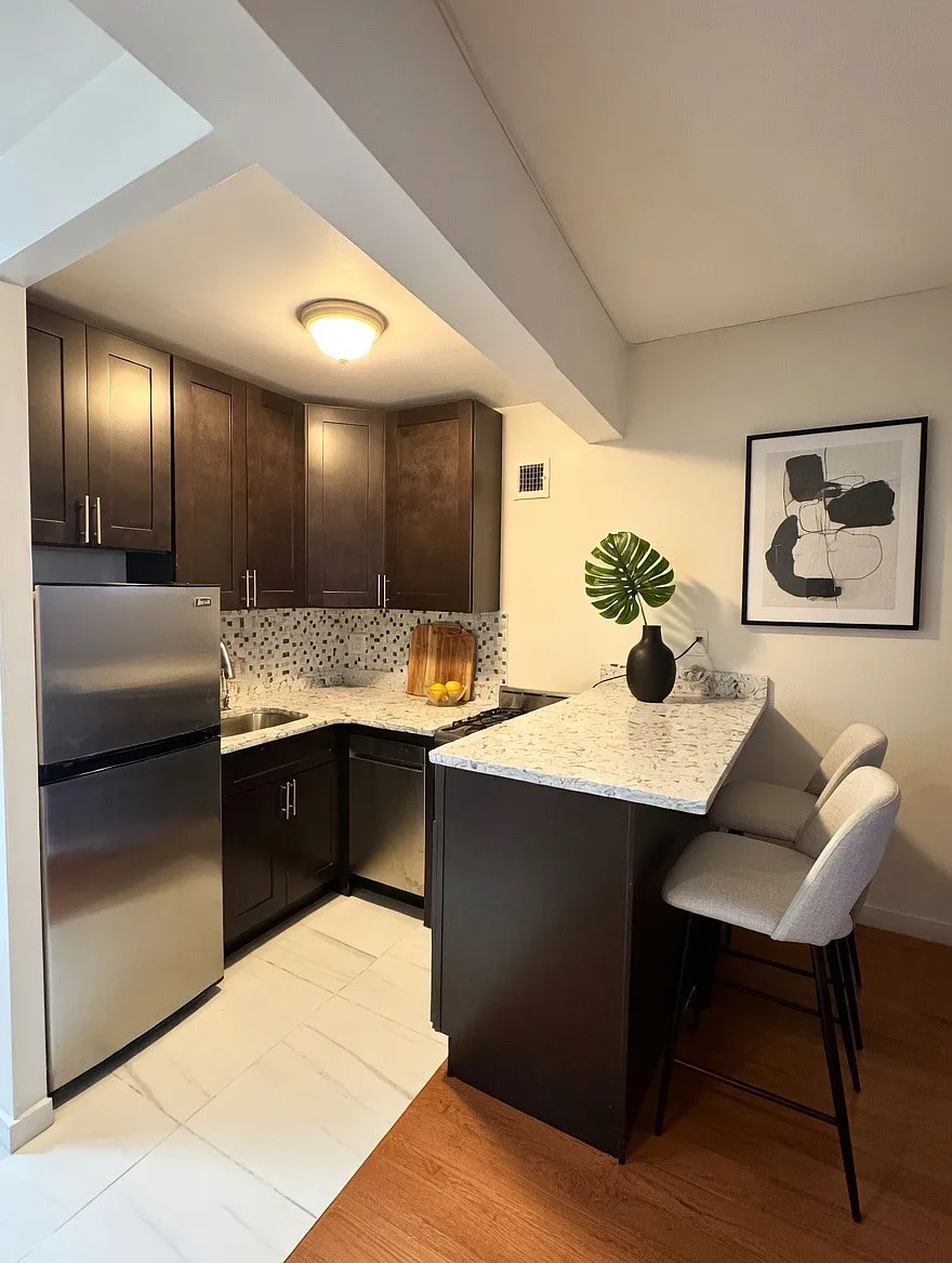 Building Photo - 7 E 32nd St #6H