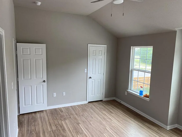 109 Meyers Terrace Cir — Photo 3