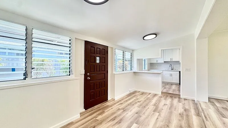 3 bed, 2.0 bath, 1516 sqft, $5,250 — Photo 4