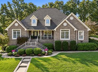 911 Golf View Dr, Searcy, AR 72143