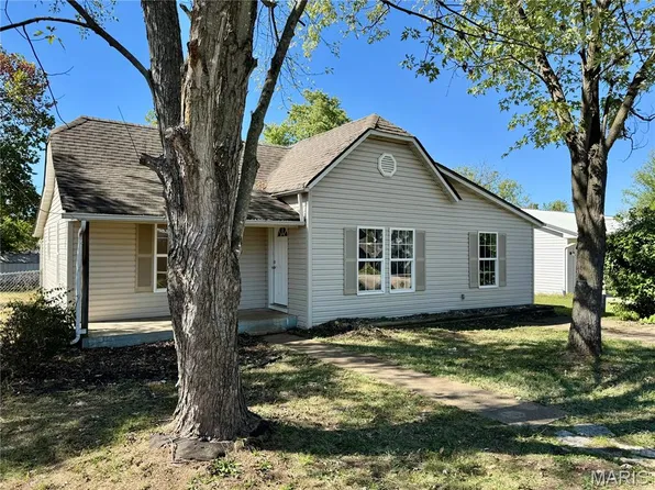 111 S White Oak St, Desloge, MO 63601