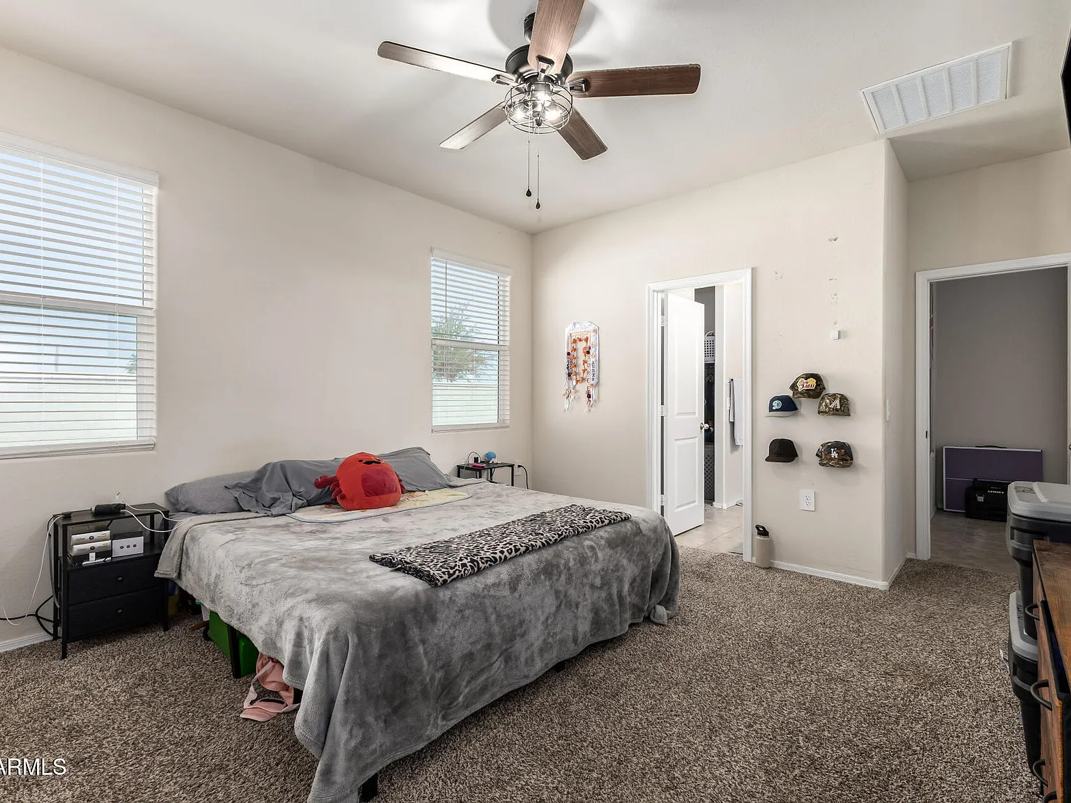 3 bed, 2.0 bath, 1318 sqft, $1,900 — Photo 4