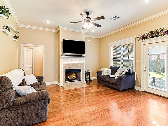 2nd image of 205 Portsmouth Dr