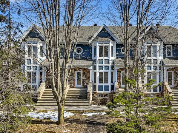 112 Boulevard #102, Bromont, QC J2L 2K6