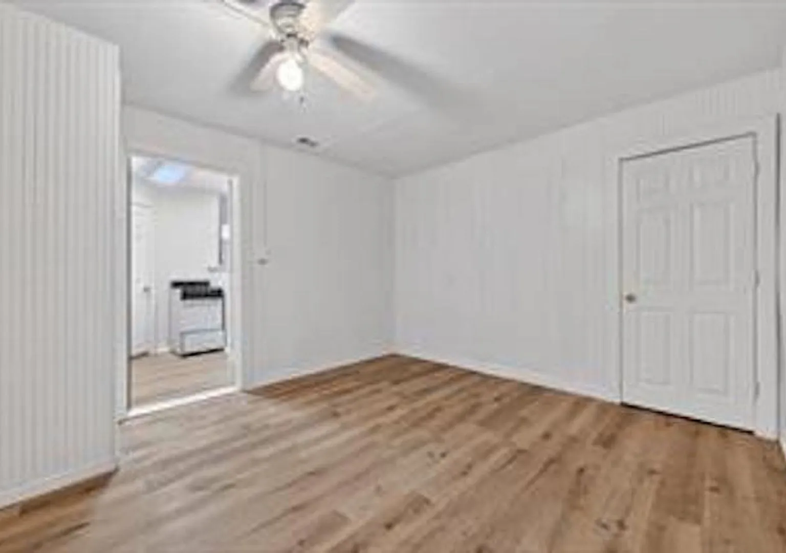 Move In Ready 2-Bed 1-Bath — Photo 4