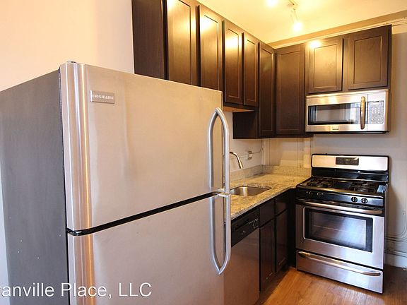 5th image of 1204 W Granville Ave #210