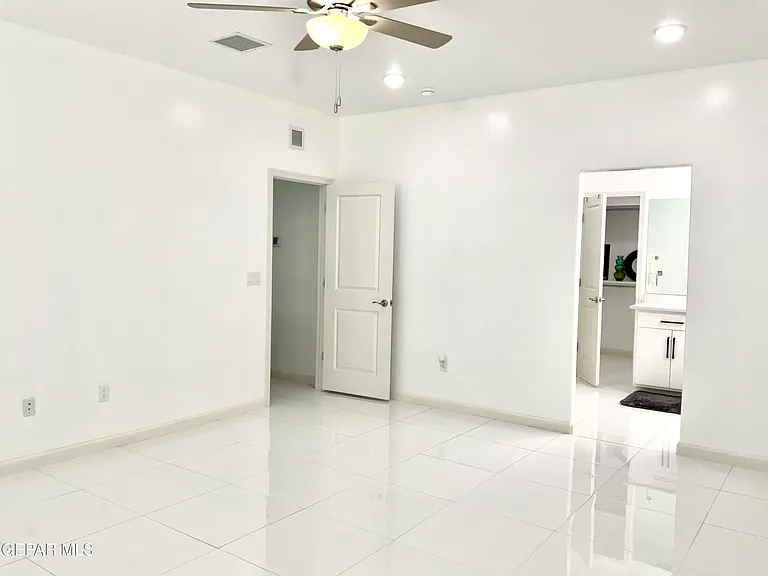 8919 Eclipse St #B — Photo 22