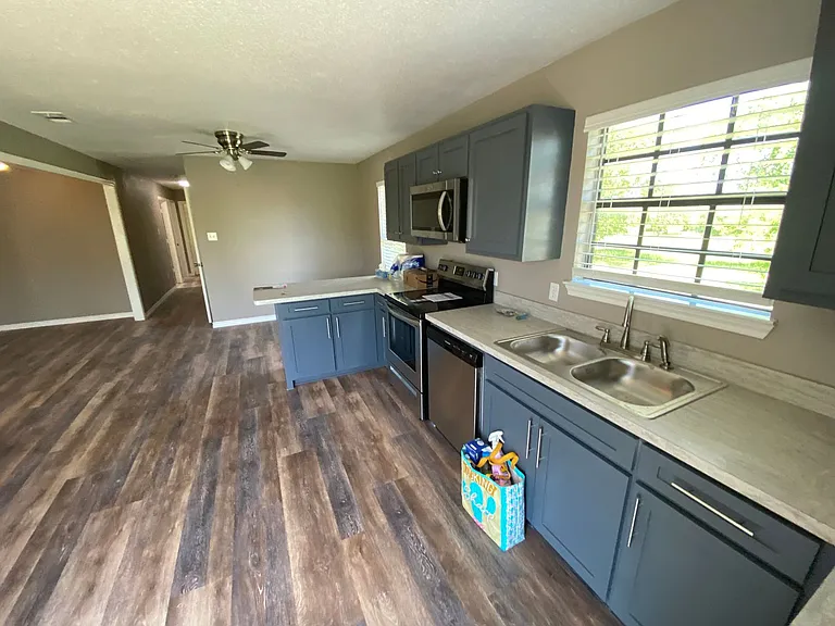 1502 Daffan Ave — Photo 19