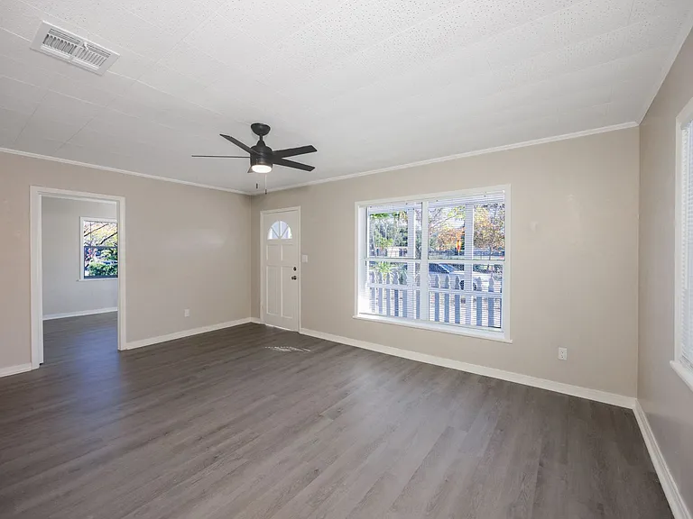 1530 S Martin Luther King Jr Ave — Photo 17