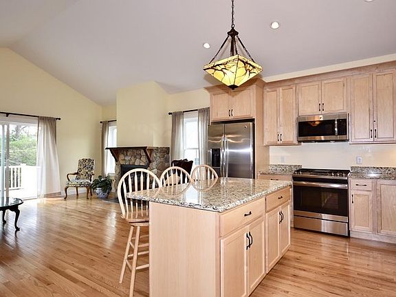 4th image of 10 Southview Way