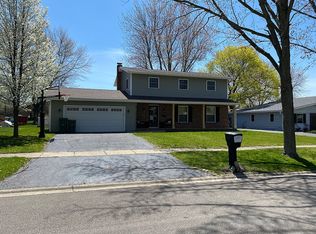 69 Wesley Ave, Lake Villa, IL 60046