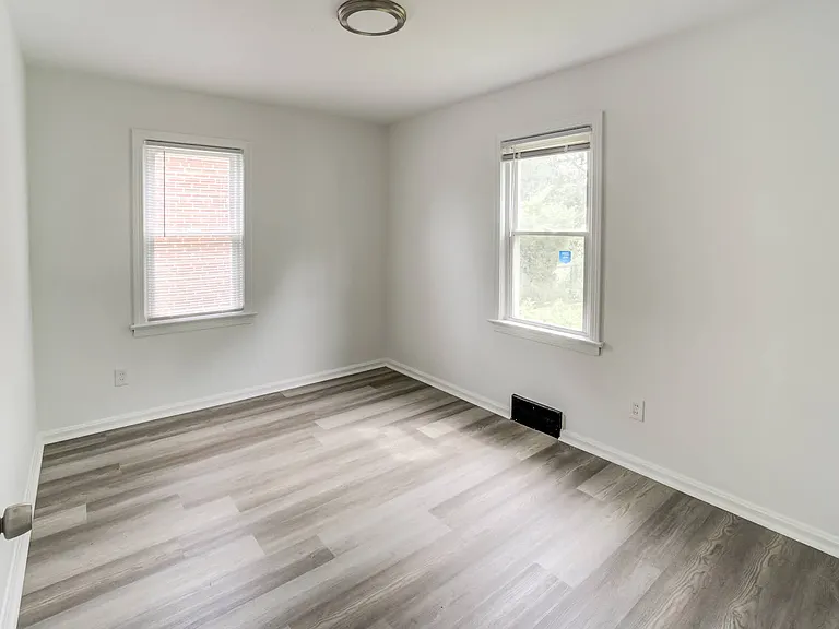 1343 Victory Dr — Photo 26