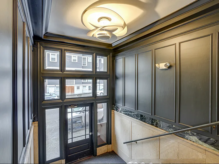 Cambrian Apartments — Photo 13