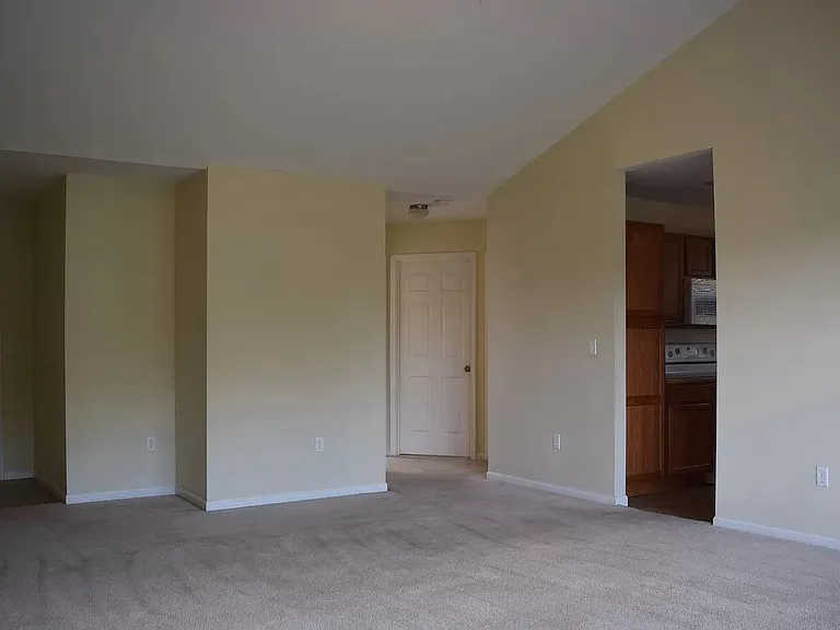 24353 Tanglewood Rd — Photo 12