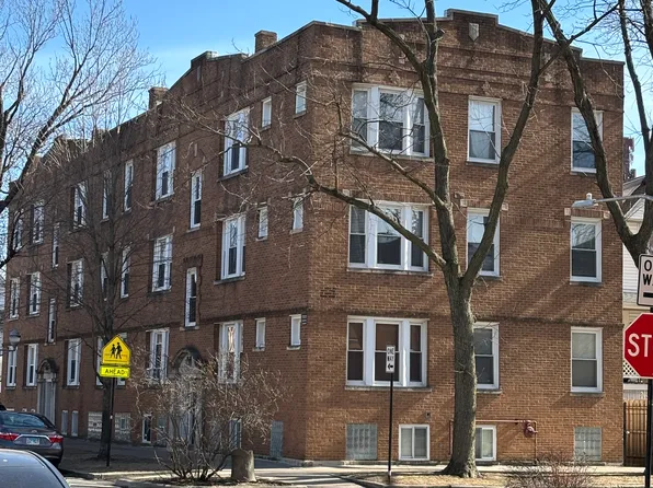 3021 W Cullom Ave #3, Chicago, IL 60618