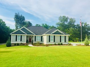 101 Sweetbriar Lakes Dr, Thomasville, GA 31757