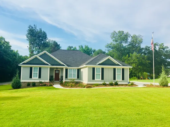 101 Sweetbriar Lakes Dr, Thomasville, GA 31757