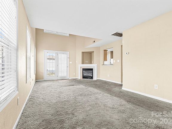2nd image of 8427 Spirea Ct