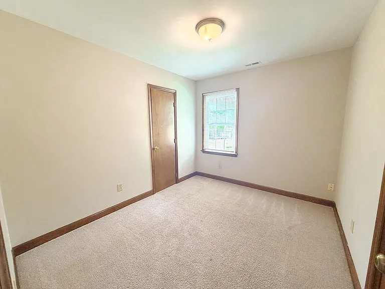 433 Creekway Dr — Photo 10