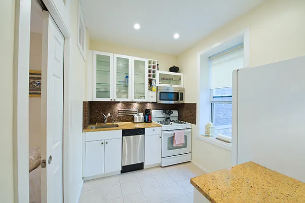 Rented by CORE | media 12