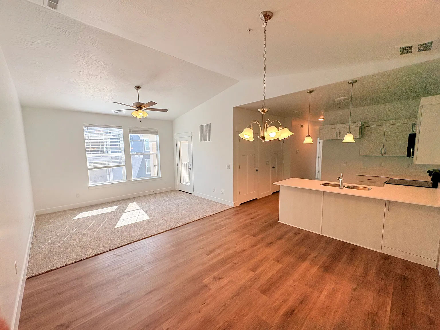 3 bed, 1272 sqft, $1,850 — Photo 3