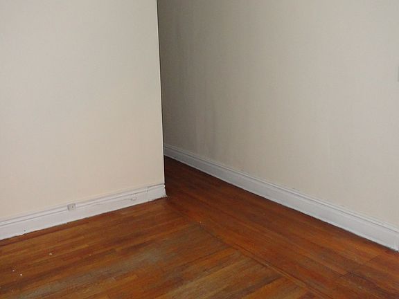 5th image of 11 Gifford Ave APT 2H