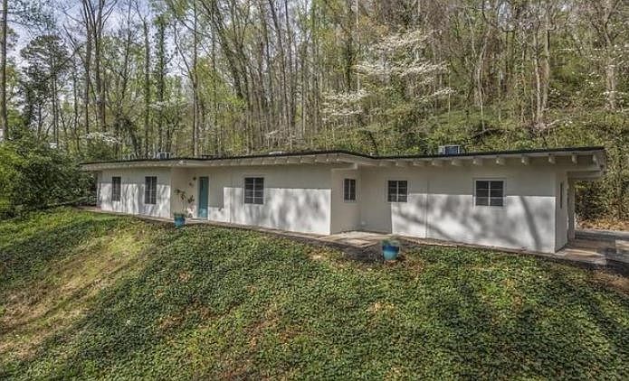 1st image of 2817 Woodson Dr