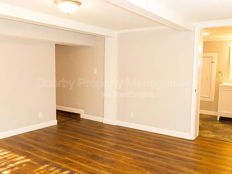 1711 Ashton St — Photo 27