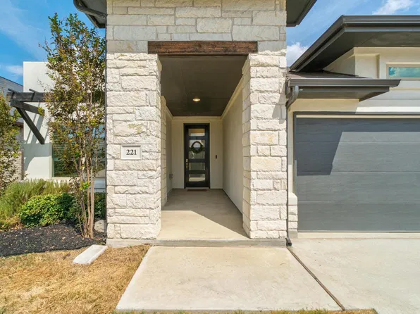 221 Short Leaf Dr, Buda, TX 78610