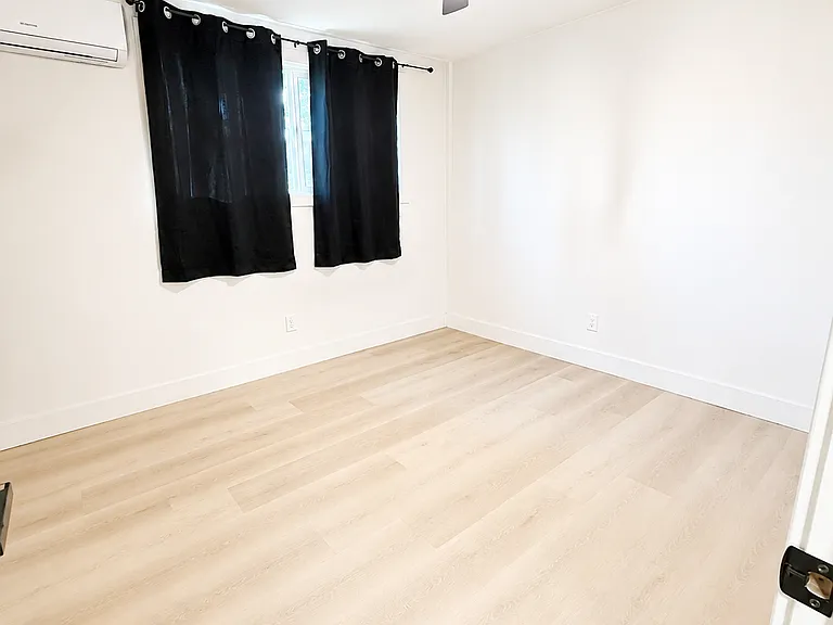 712 Elkhorn Plz — Photo 10