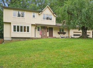 31 Spring Ln, Long Valley, NJ 07853