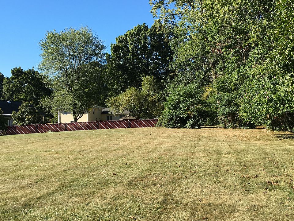 2nd image of 39 Ayers Ln